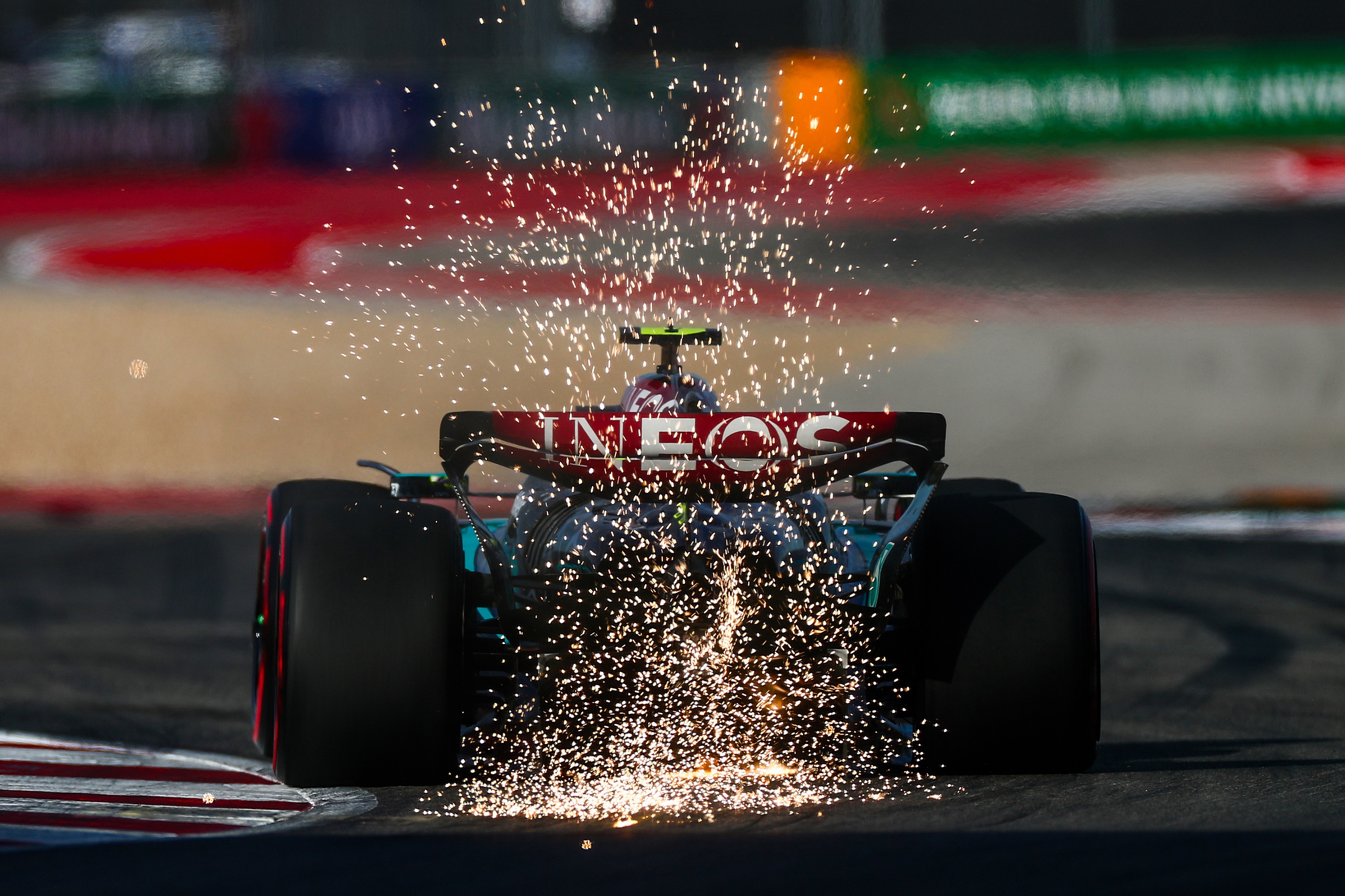 F1: Műszaki probléma hátráltatta Hamiltont