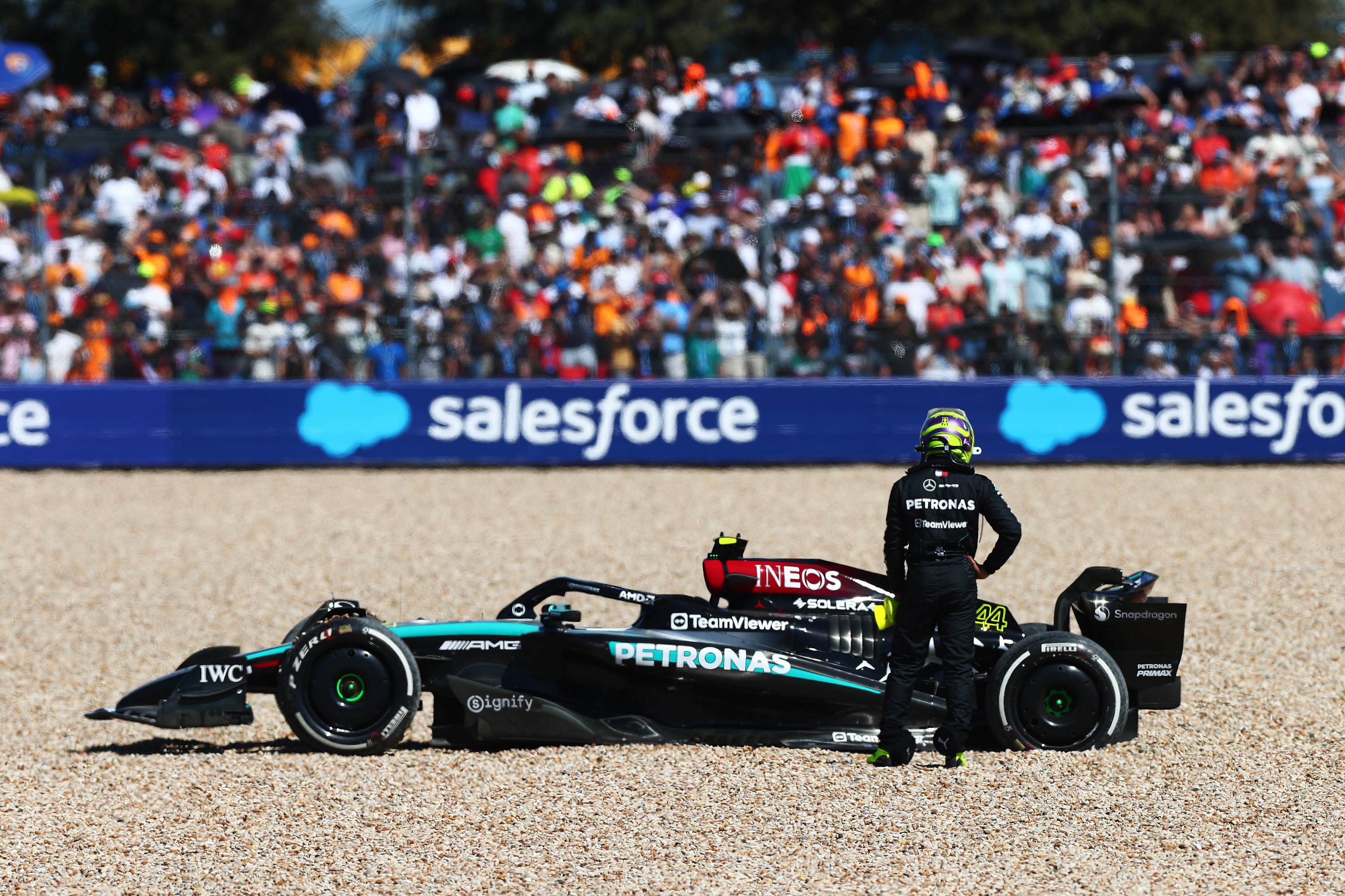F1: A fejlesztéseket okolja kieséséért Hamilton