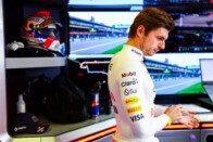 F1: Pikkelnek Verstappenre a versenybírók? 3