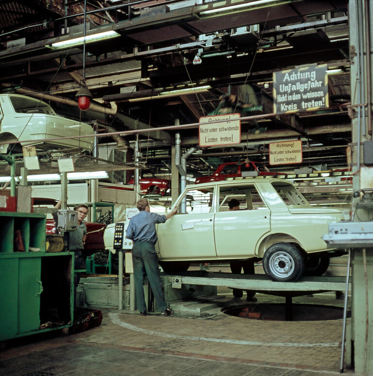 You will be shocked to see how the Wartburg was put together forty years ago1