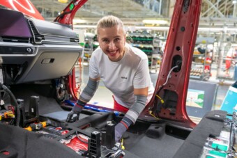 Öt nap alatt gyártanak itt annyi autót, ami a magyaroknak egy évre elég