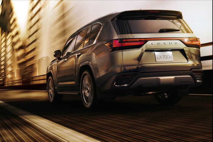 Hatalmas hibriddel erősít a Toyota-csoport 11 | Vezess Hatalmas hibriddel erősít a Toyota-csoport 11