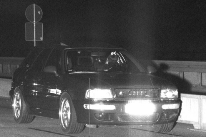 Alig hiszik a rendőrök is, de ezt a képet a traffipax lőtte 1 | Vezess Alig hiszik a rendőrök is, de ezt a képet a traffipax lőtte 1