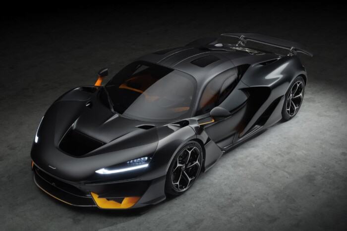 Gombnyomásra 30 centit nyúlik ez az autó 11