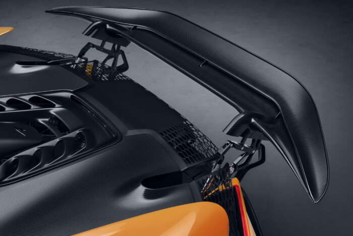 Gombnyomásra 30 centit nyúlik ez az autó 9