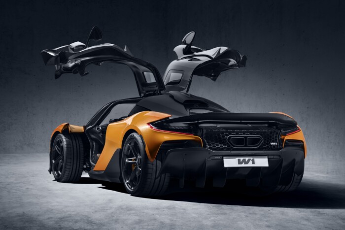 Flottát lehet venni a mclarenes karóra árából 1