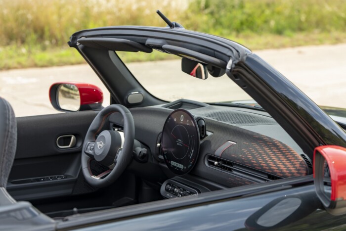 Hagyománytisztelő generációváltás a Mininél 9