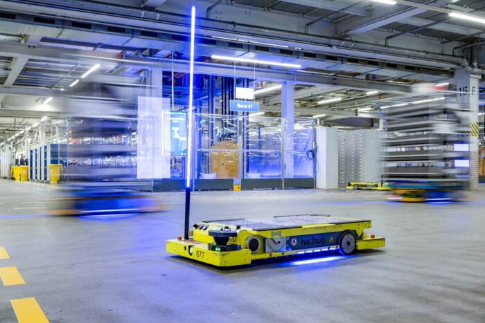 Robothordárokkal készülnek a legújabb BMW-k