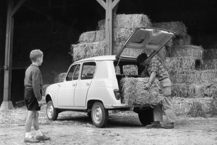 Kosárral várja a friss kenyeret ez az autó 14