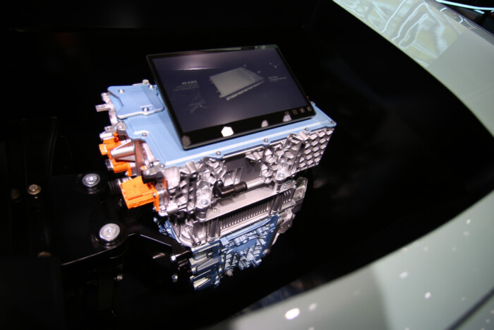 Kosárral várja a friss kenyeret ez az autó 8