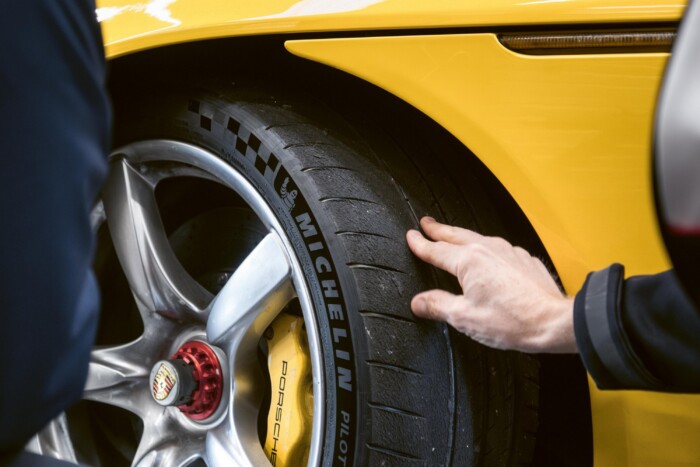 Utólag szelídítik a démoni sportautót 6