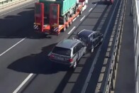 Sávot váltott az M0-son, kilökte a másik autóst 1