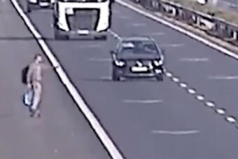 Videó is készült az M3-ason gördeszkázó férfiról