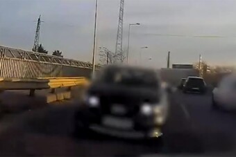 Balesetet okozott Győrben, majd lazán elsétált