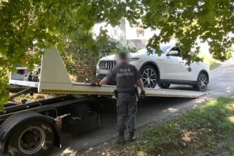 50 milliót csaltak útdíjjal, a NAV vitte a Maseratikat