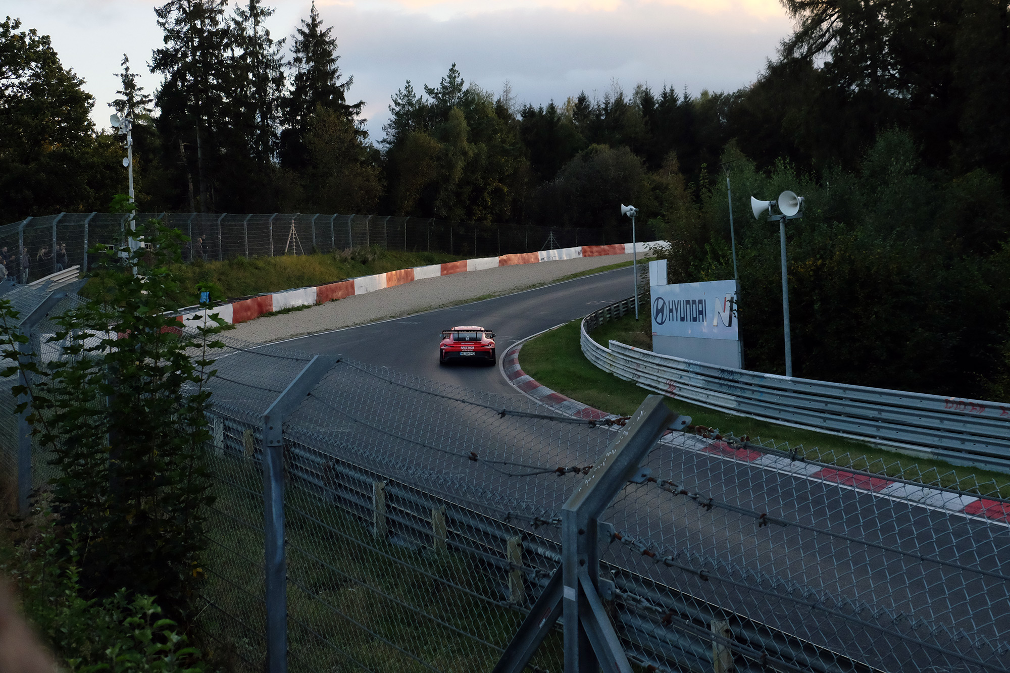 Vigyázz, fertőzésveszély! Irány a Nürburgring! 1