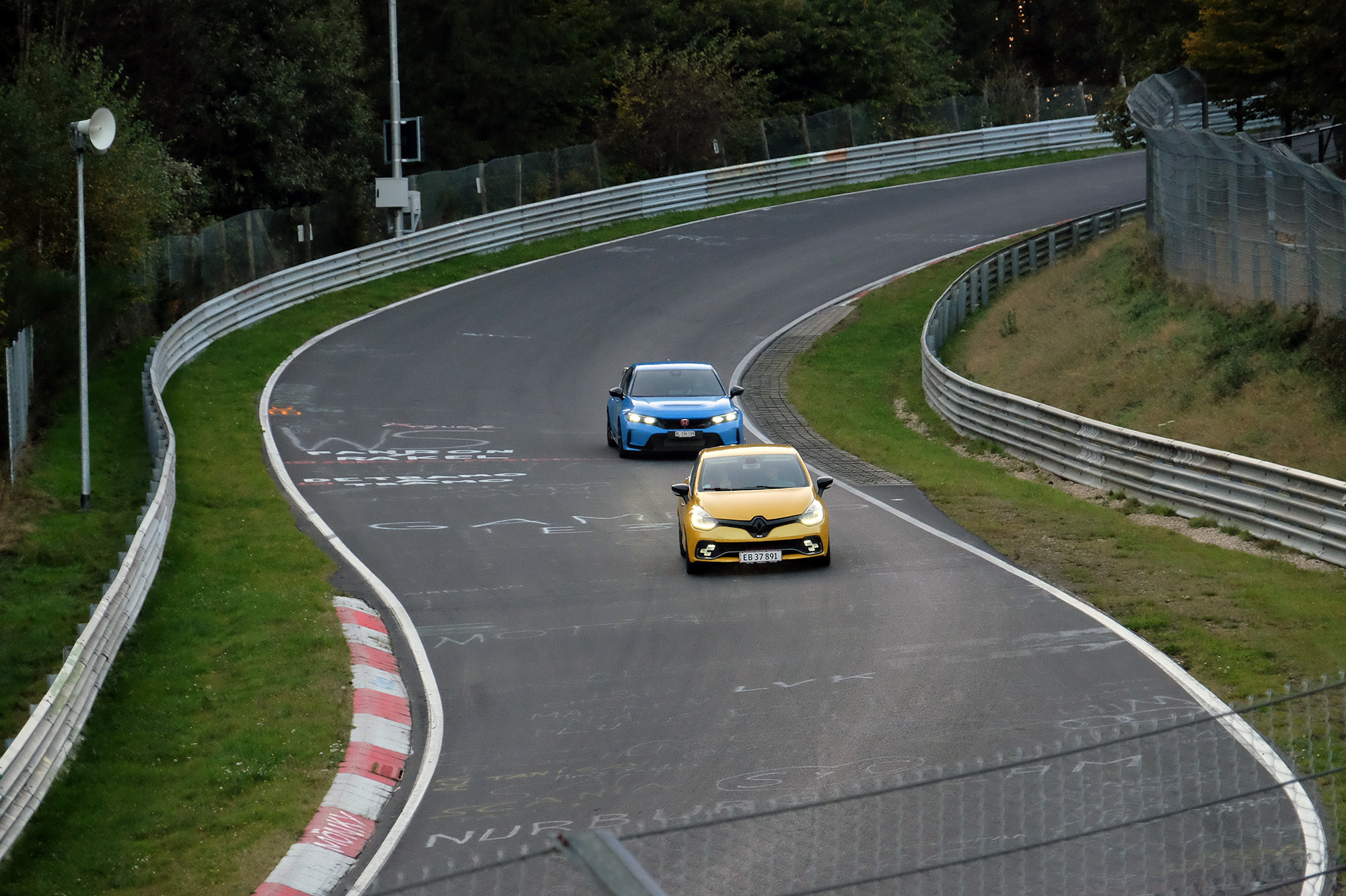 Vigyázz, fertőzésveszély! Irány a Nürburgring! 7