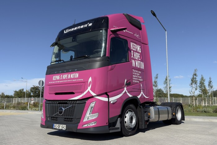 Komoly üzenetet hordoz ennek a Volvónak a színe