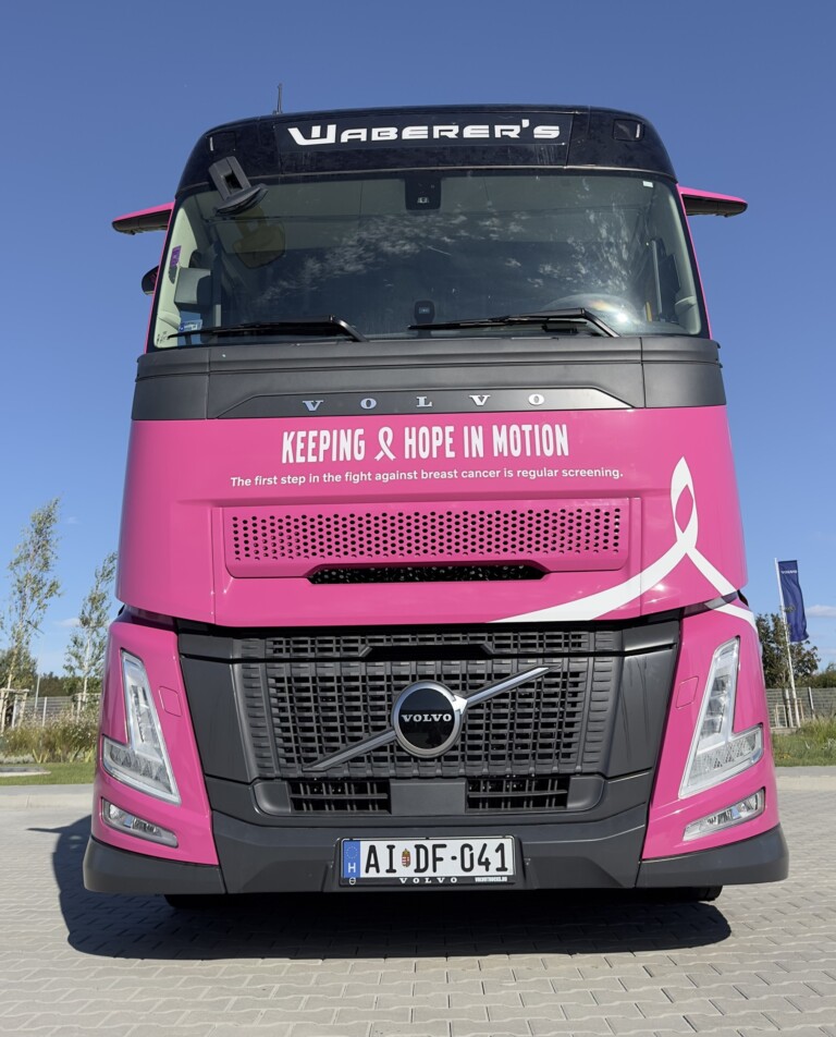 Komoly üzenetet hordoz ennek a Volvónak a színe 1 | Vezess Komoly üzenetet hordoz ennek a Volvónak a színe 1