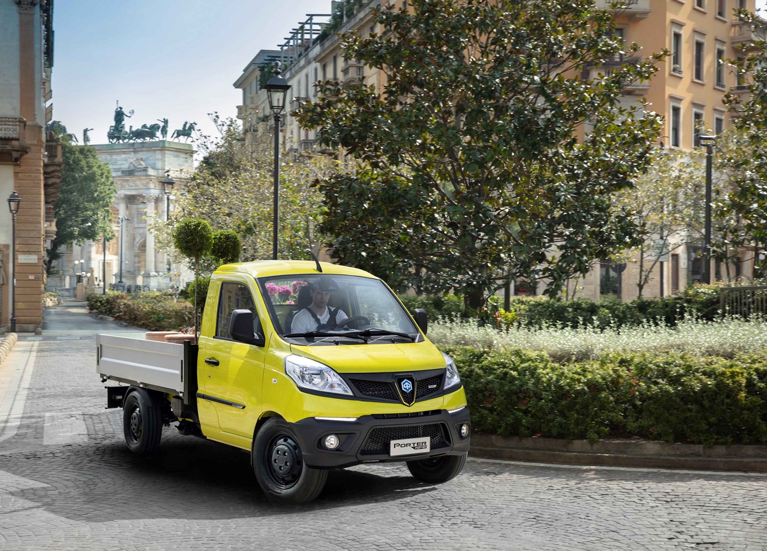 Igazi aduász lehet ez a teherautó a belvárosban 2