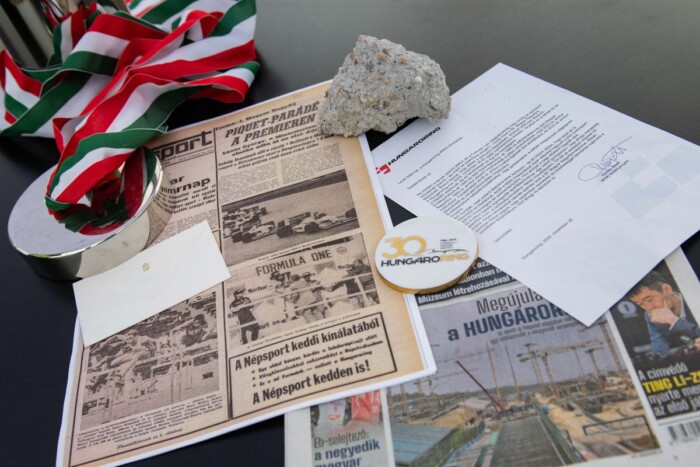 F1: Szokatlan tárgyat ástak el a Hungaroringen 2 | Vezess F1: Szokatlan tárgyat ástak el a Hungaroringen 2