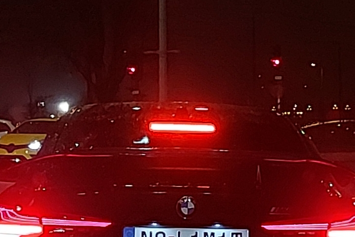 Beszédes rendszámot villantott egy BMW-s Budapesten
