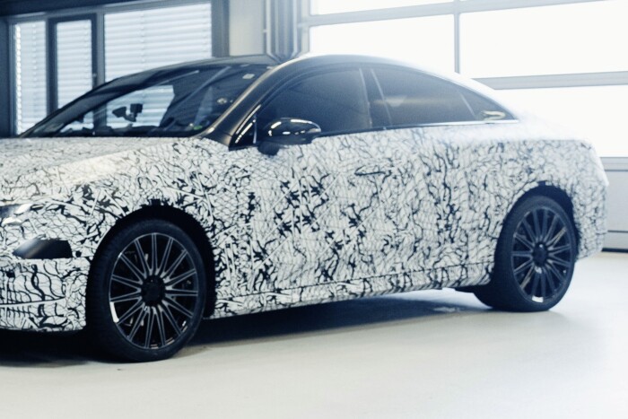 Hatalmas tudással újul meg a kecskeméti Mercedes 4