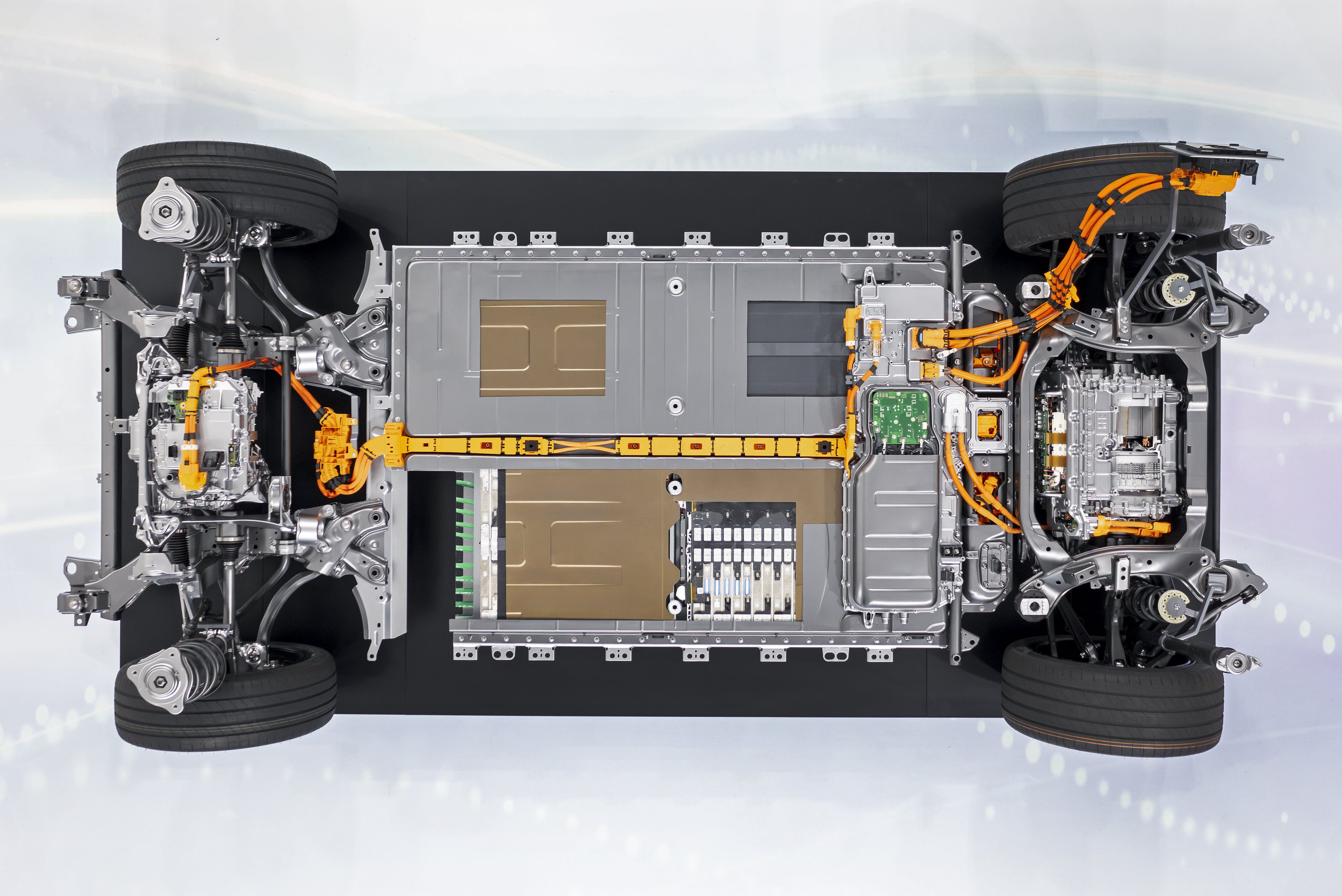 Innovatív motorokkal érkezik az új Mercedes 6