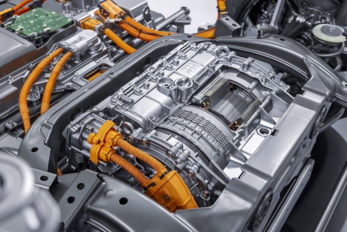 Innovatív motorokkal érkezik az új Mercedes 6