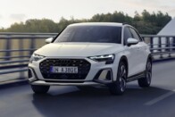 Nem piszkol az Audi túracipős kompaktja 24