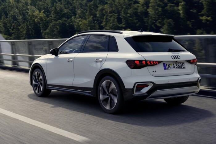 Nem piszkol az Audi túracipős kompaktja 7