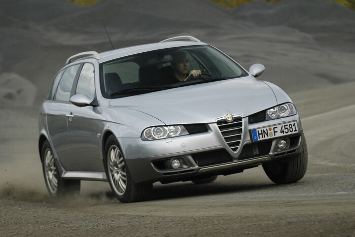 Ezekkel a régi olcsó autókkal igazi móka a havazás 4