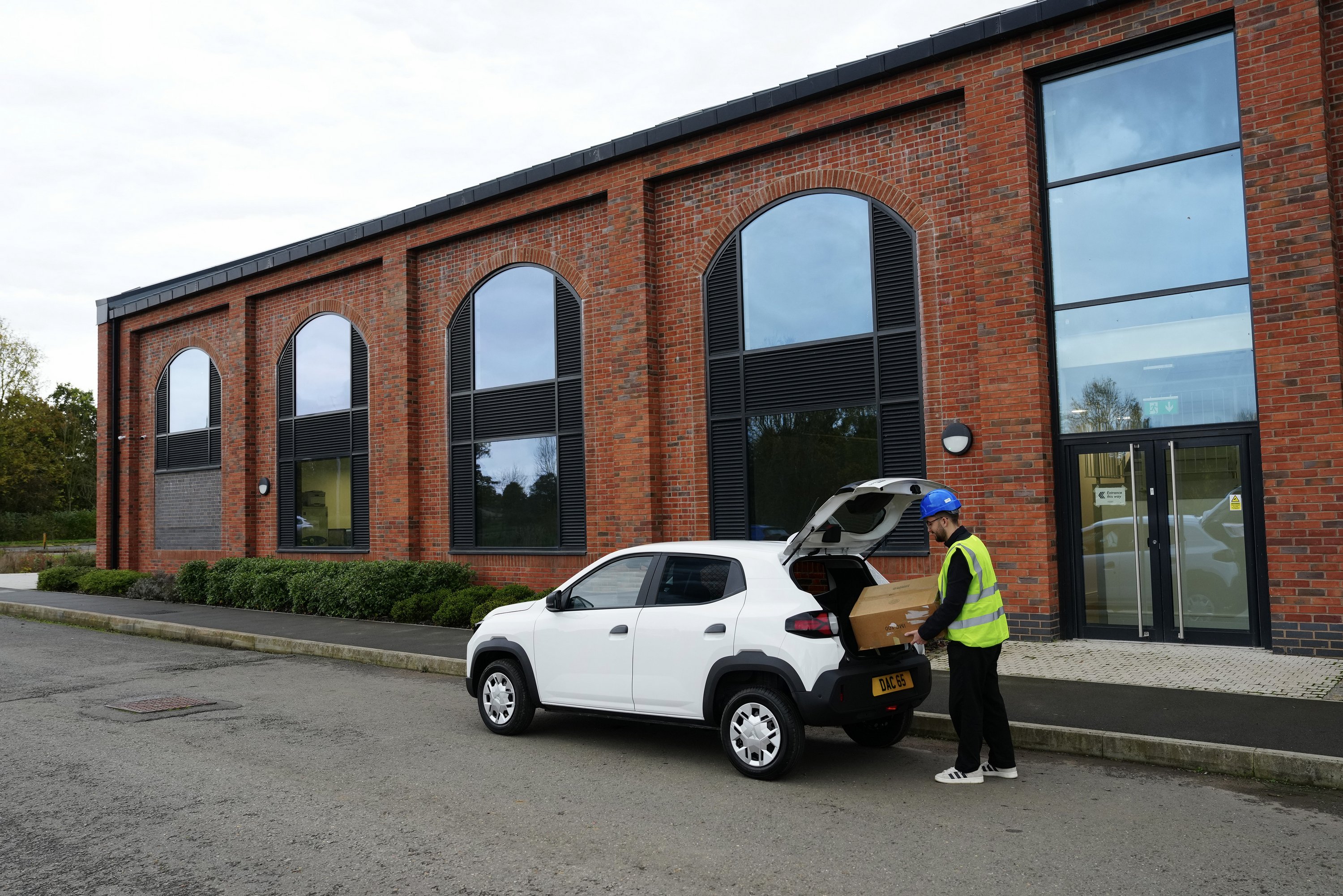 Városi furgonnal bővít a Dacia 27