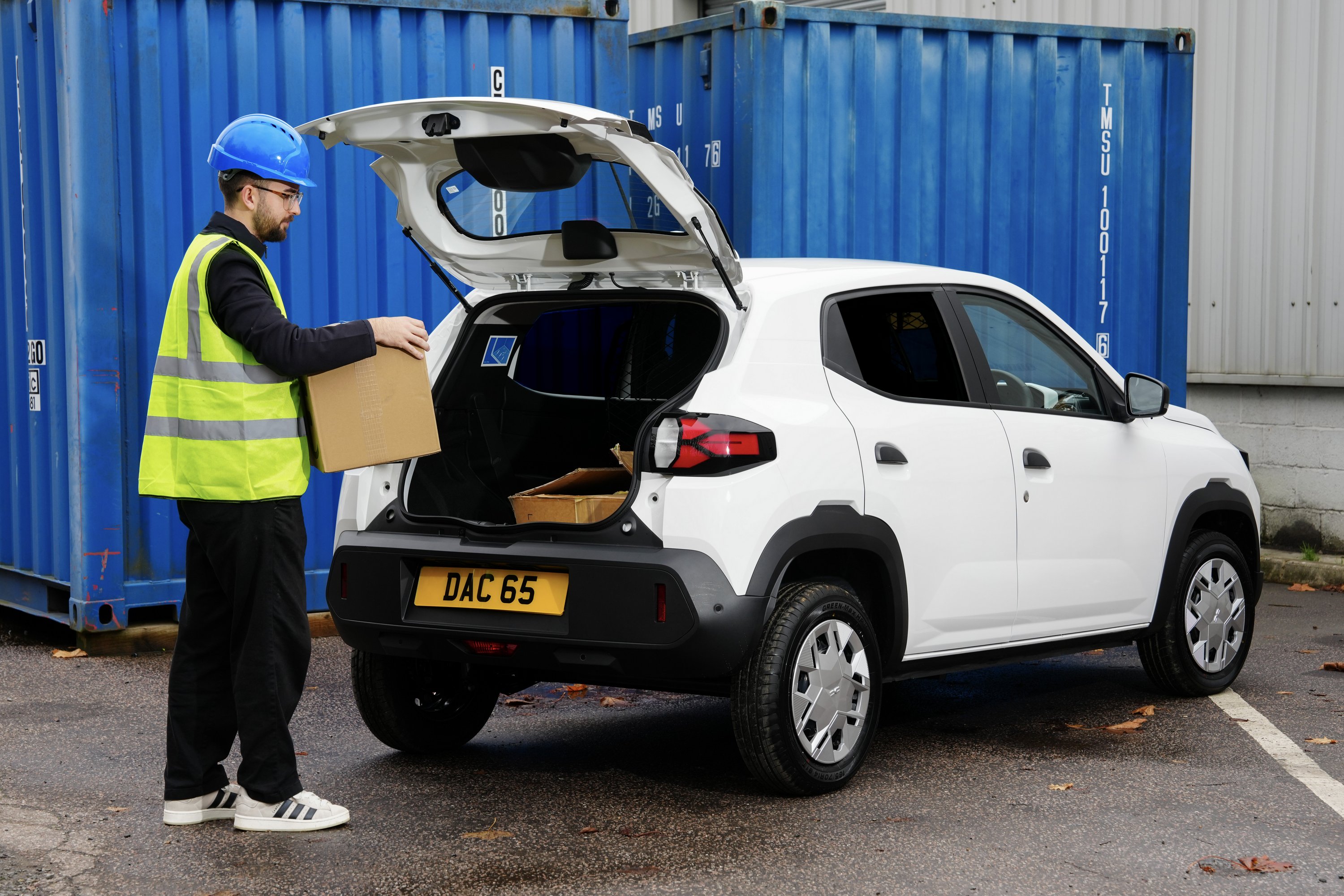 Városi furgonnal bővít a Dacia 5