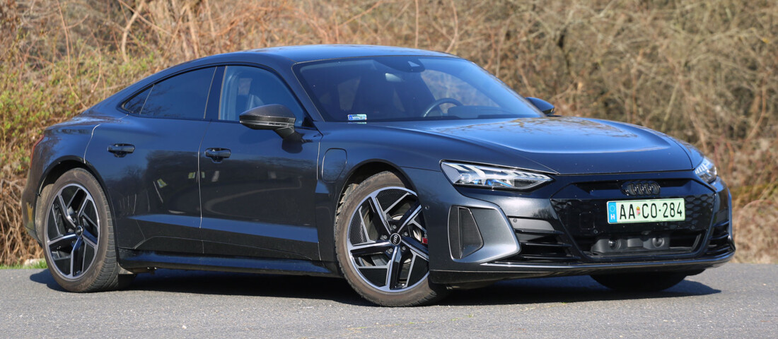 Tébolyító Audi villant meg a Pilisben