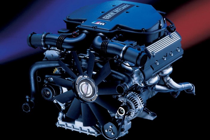 Öreg BMW-vel jár melóba a villanyautós cég feje 1 | Vezess Öreg BMW-vel jár melóba a villanyautós cég feje 1