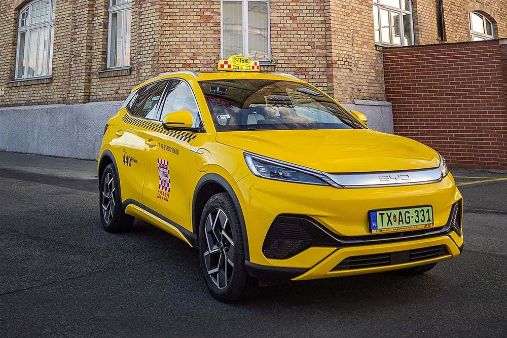 Ötven új elektromos taxi érkezik Budapestre