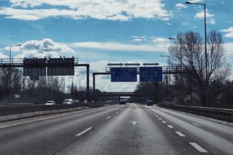 Téli üzemmódba kapcsolnak az M5-ösön