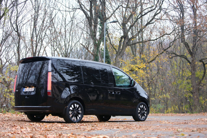 Pont ilyen autó kéne a magyar családoknak 6