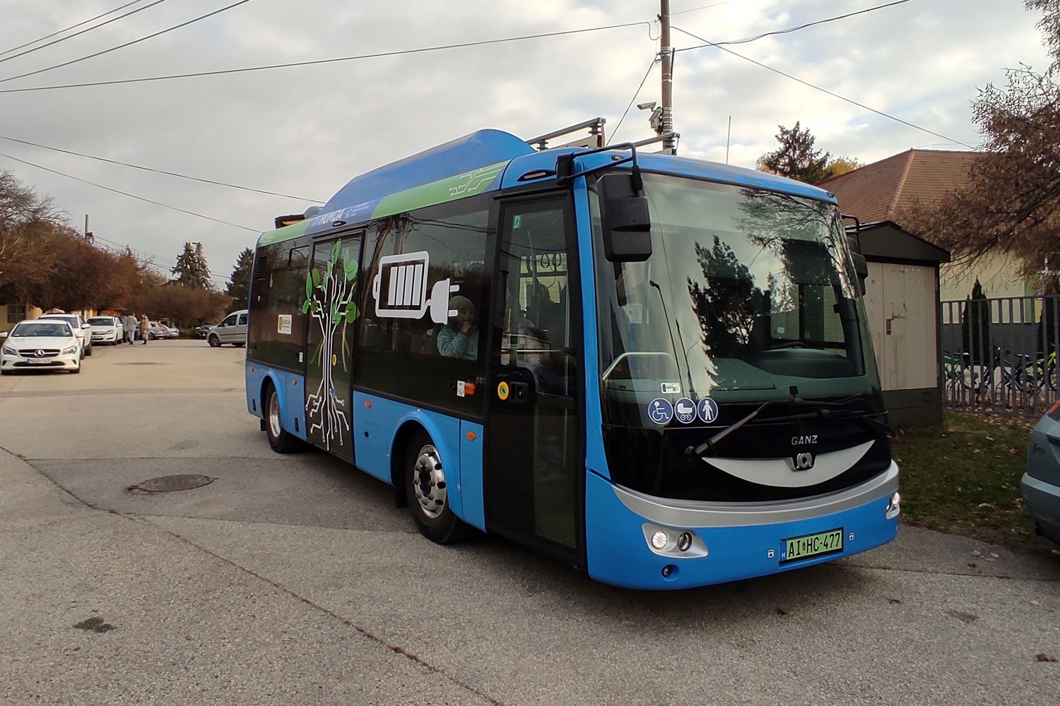 Zöld rendszámot kapott az új magyar busz