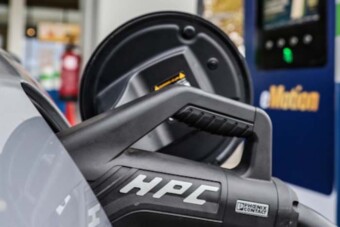 Rengeteg új gyorstöltőt épít egy hazai kúthálózat