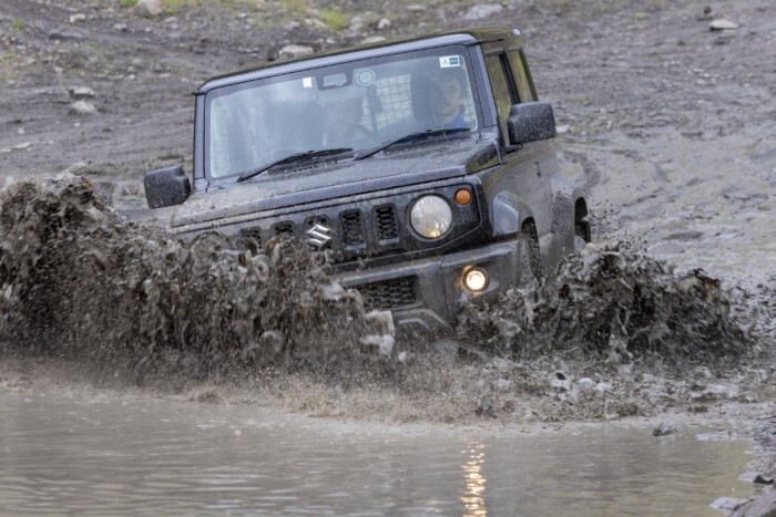 Nem villamosítja legdögösebb modelljét a Suzuki