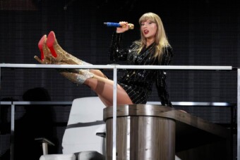 Taylor Swift az autósportba is betette a lábát