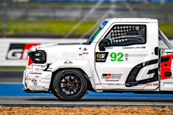 Platós versenyautó még nem volt ilyen menő