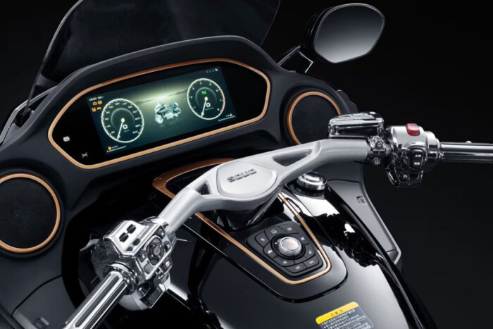 Így képzelik el a kínaiak a luxust két keréken 2 | Vezess Így képzelik el a kínaiak a luxust két keréken 2