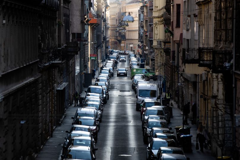 Jöhet a hétvégi fizetős parkolás Budapesten