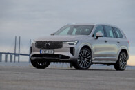 Egy Volvo mentette meg a pusztító tornádótól a családot 2