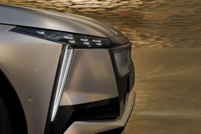 Klasszikus zászlóshajóval erősít a prémium márka 14 | Vezess Klasszikus zászlóshajóval erősít a prémium márka 14