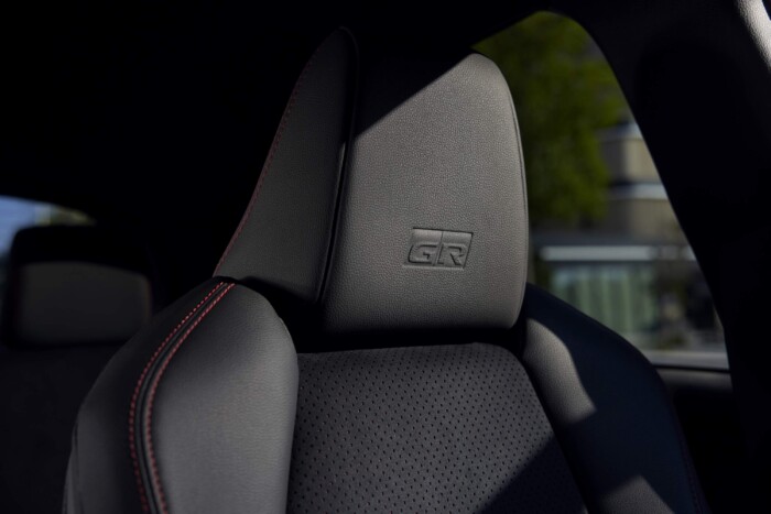 Minimálisan változik a Toyota sportos kisautója 7