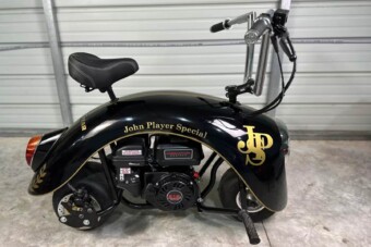 Gazdát keres az indentitászavaros F1-es Bogár